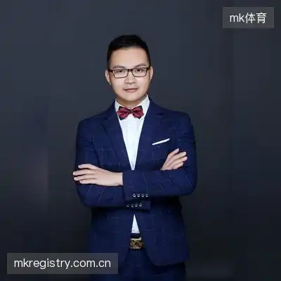 李华